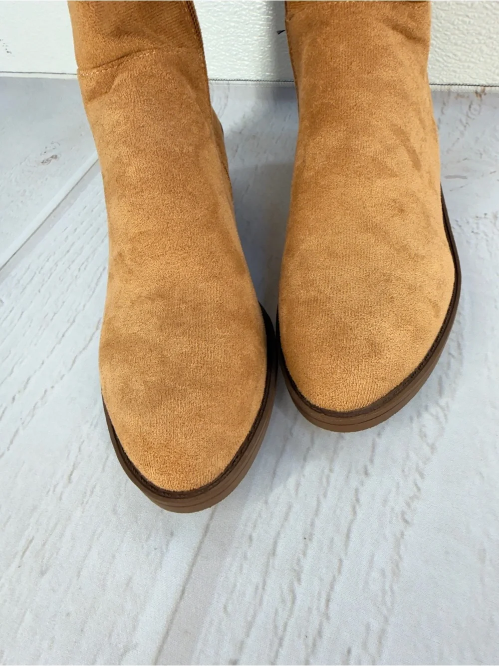 Women’s Tan Faux Suede Knee High Boots Block Heel Size 38 NWOT